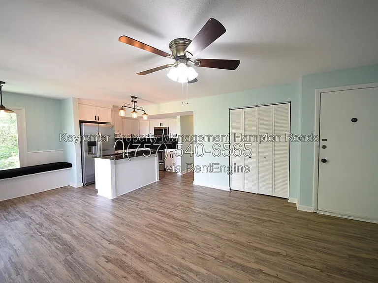 9716 7th Bay St #301 — Photo 4