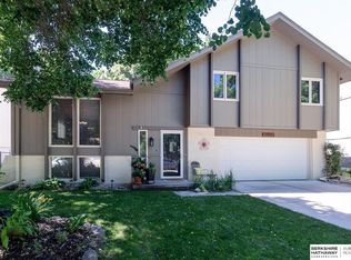 15919 Dorcas Cir, Omaha, NE 68130