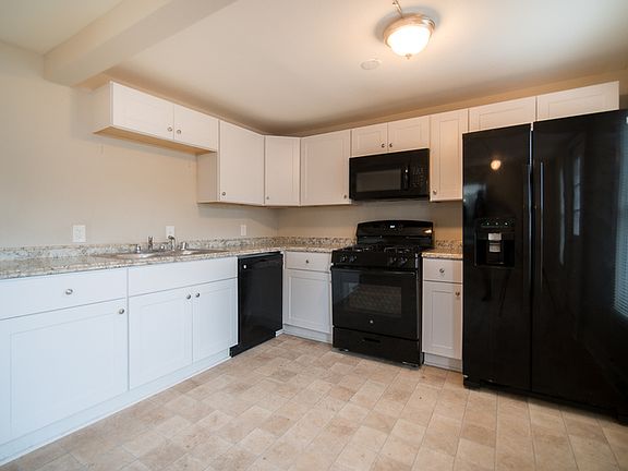 5th image of 1529 Quincy Ave