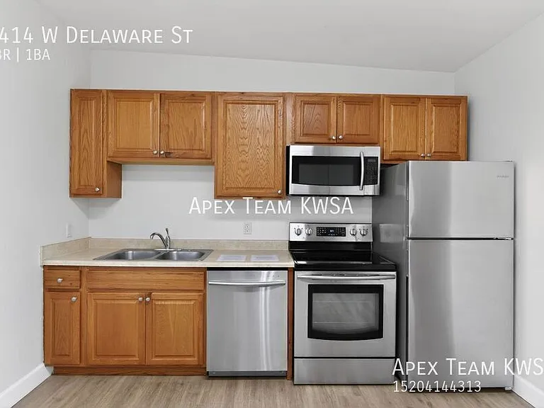 1414 W Delaware St — Photo 2