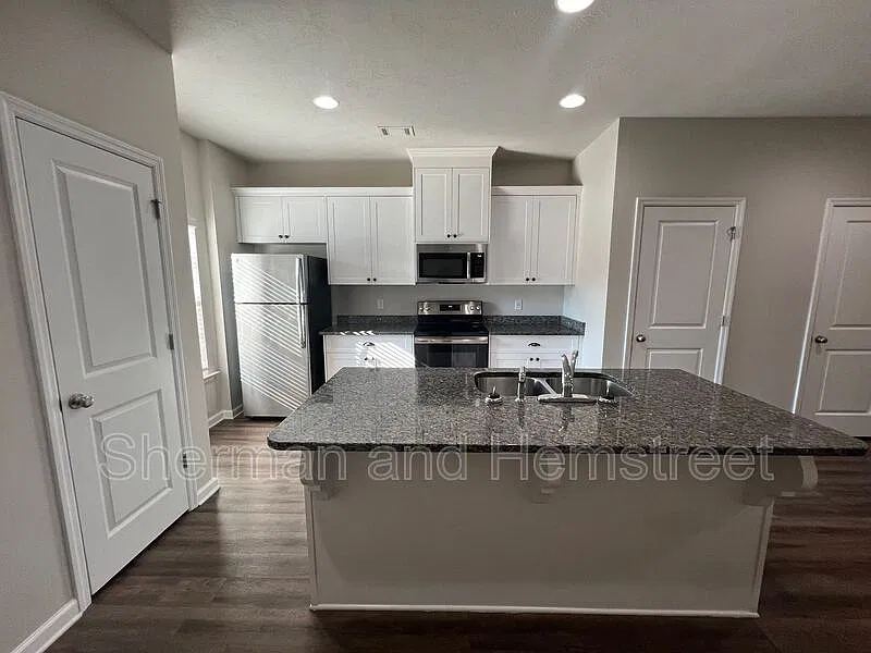 Joiner Crossing Apartments — Photo 2
