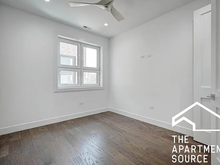 3010 W Belmont Ave #4 — Photo 21