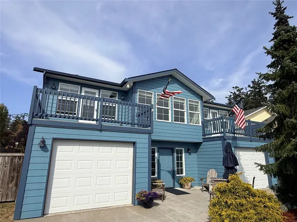 1086 Landing Circle, Oak Harbor, WA 98277