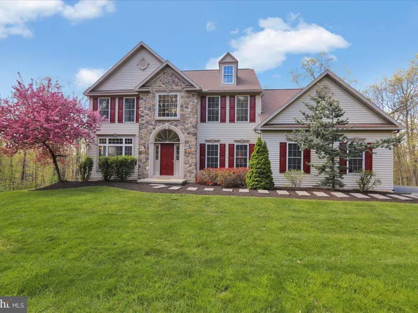 353 Quaker Hill Rd, Morgantown, PA 19543