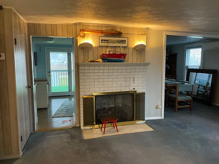 63 Langworthy Ave — Photo 9
