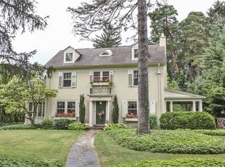 1040 Allens Creek Rd, Rochester, NY 14618