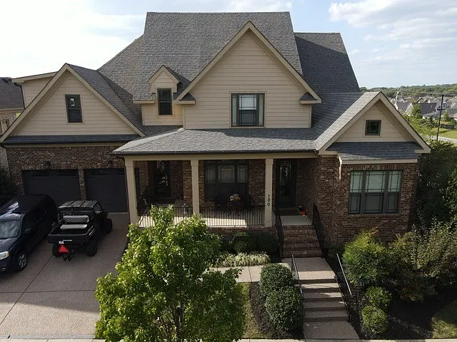 4 bed, 3625 sqft, $4,950 — Photo 3