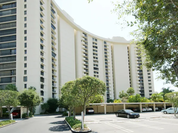 2450 Presidential Way APT 208, West Palm Beach, FL 33401