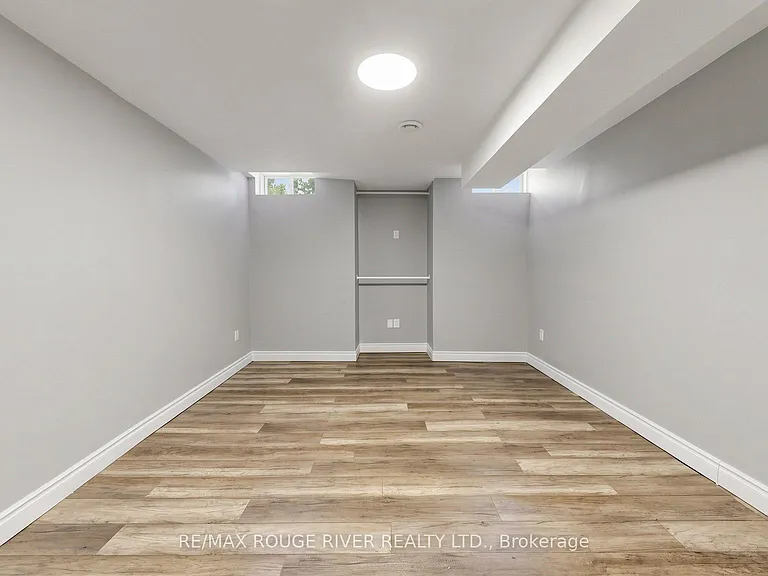 66 Telegraph Dr — Photo 40