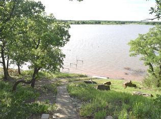 1067 Tradewinds Rd, Nocona, TX 76255