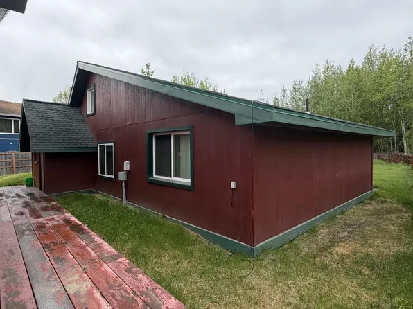 1457 Davison St, North Pole, AK 99705