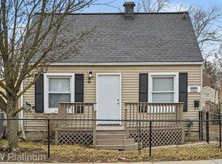 7527 Toepfer Rd, Warren, MI 48091