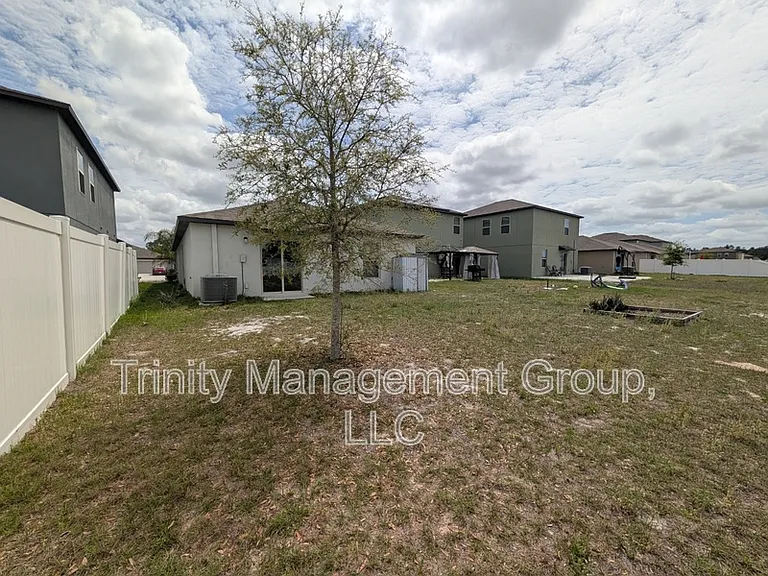 367 Argyll Dr — Photo 23