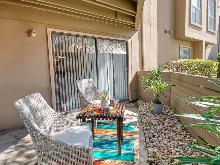 4000 HORIZON HILL APARTMENTS — Photo 20