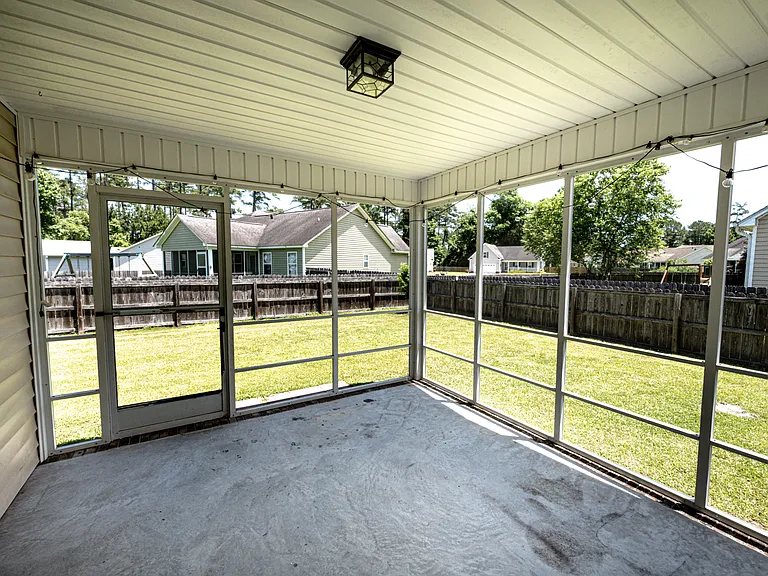 202 Croatan Woods Dr — Photo 8