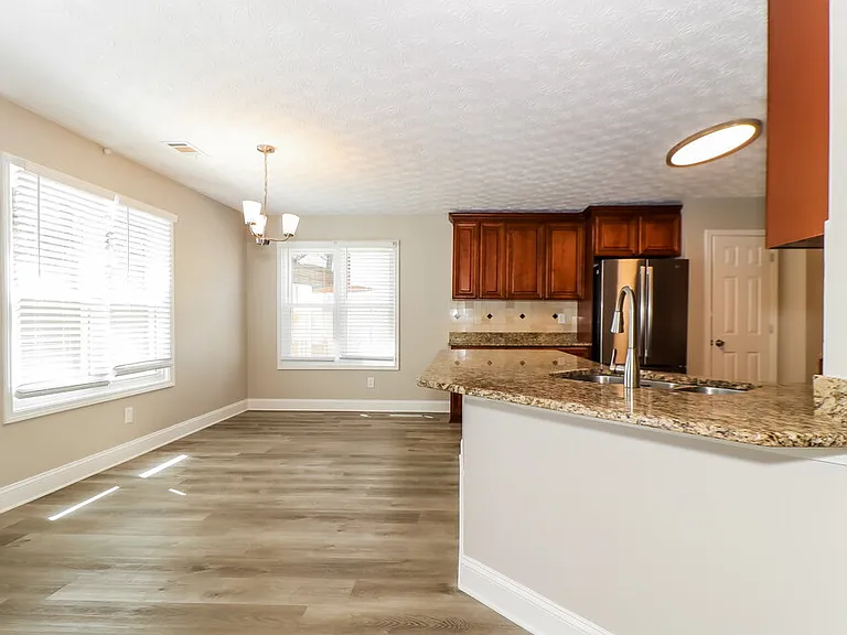 2950 Northcliff Dr — Photo 7