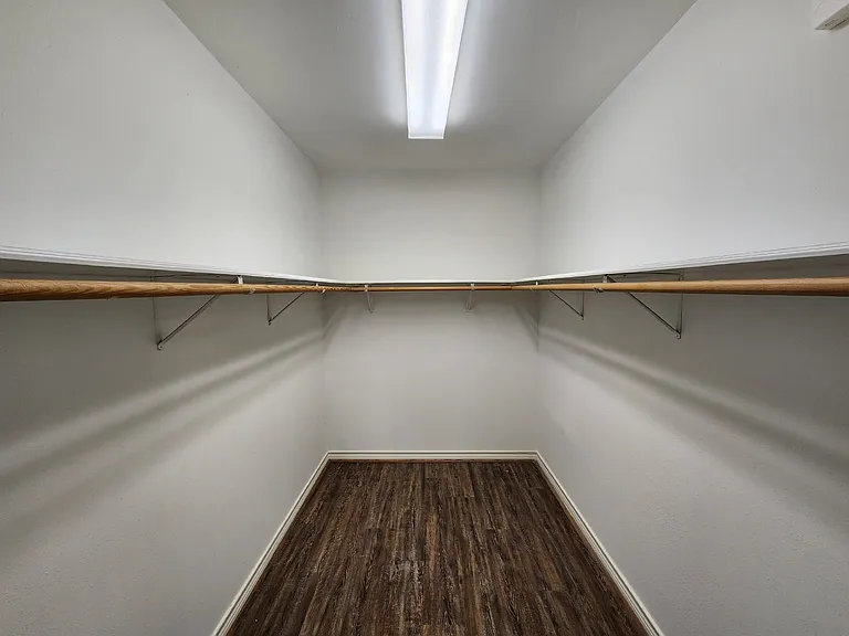18203 Beaverdell Dr — Photo 12