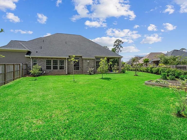 122 Coral Bells Ct — Photo 36