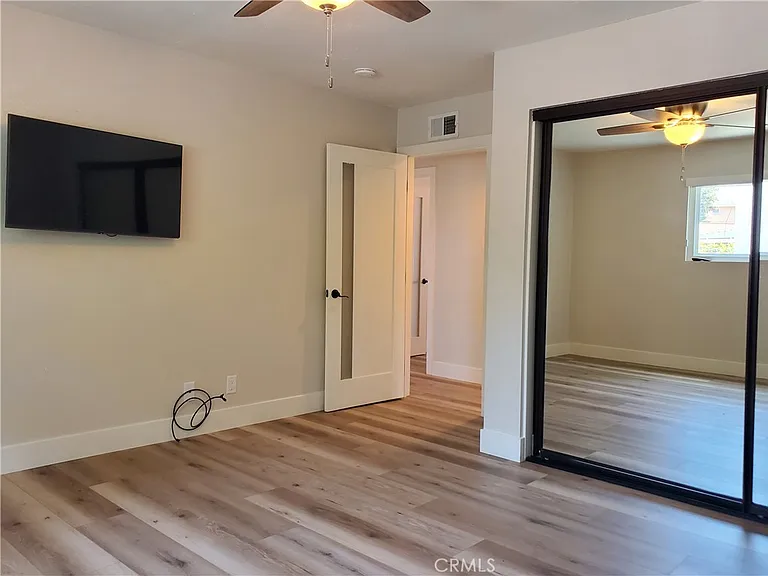 219 W Escalones — Photo 18