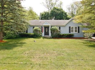 2428 Highwood Rd, McHenry, IL 60051