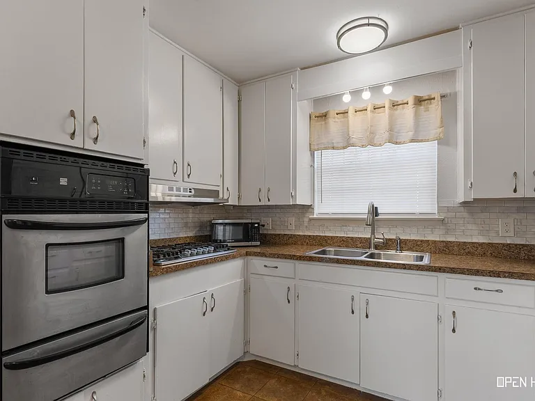 1604 Parkdale Dr — Photo 11