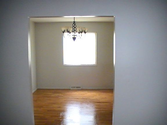 Dining Room w/hardwood floors