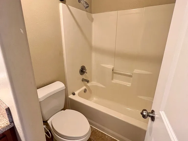 173 N Royal Ave — Photo 18