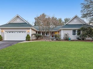 16 Sturbridge Cir, Wayne, NJ 07470