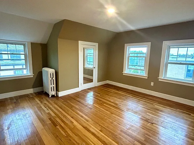 555 Lloyd Ave — Photo 15