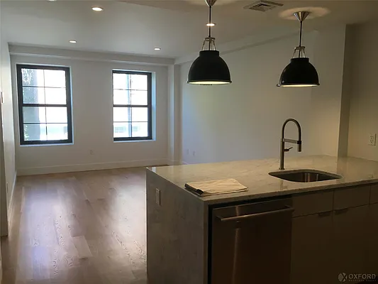 Rented by Oxford Property Group | media 10