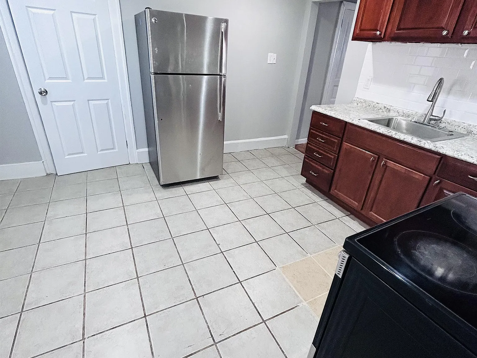 1221 Lindley Avenue - 2 — Photo 4