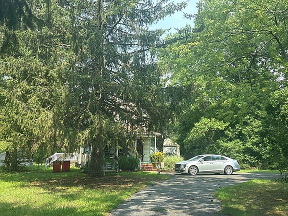 3rd image of 351 S Cologne Ave