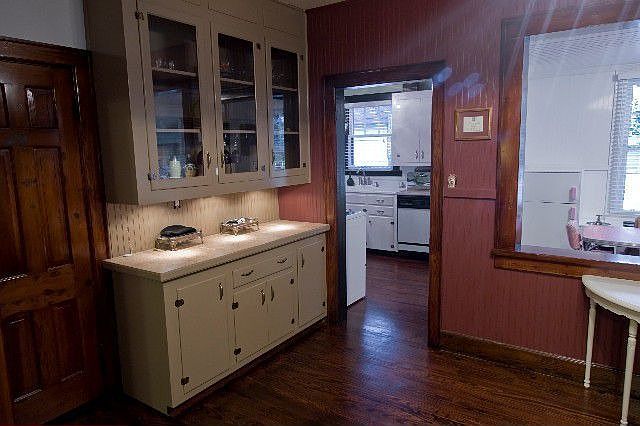 built-in hutch