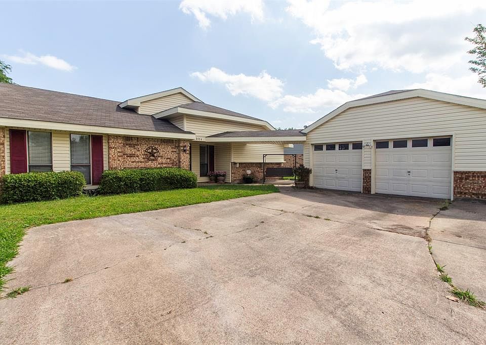 1st image of 2924 Branch Hollow Dr