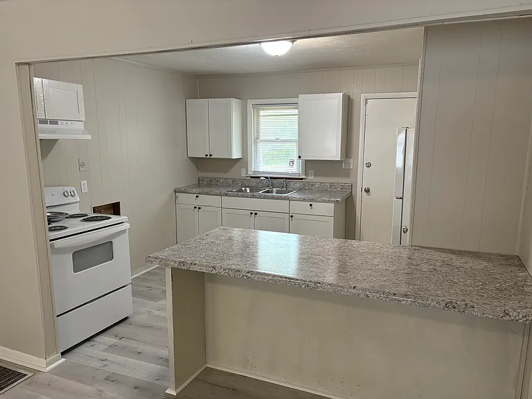 4923 Fieldcrest Dr #4923 — Photo 3