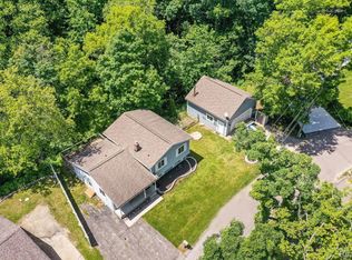 9089 Sherwood Dr, Davisburg, MI