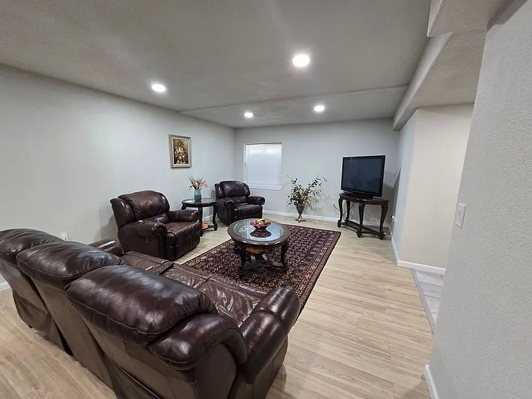 13819 Fillmore St — Photo 6