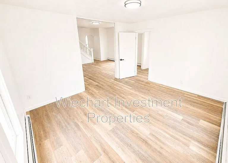 403 S Main St — Photo 11