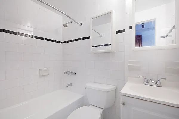 Rented by R New York | media 18