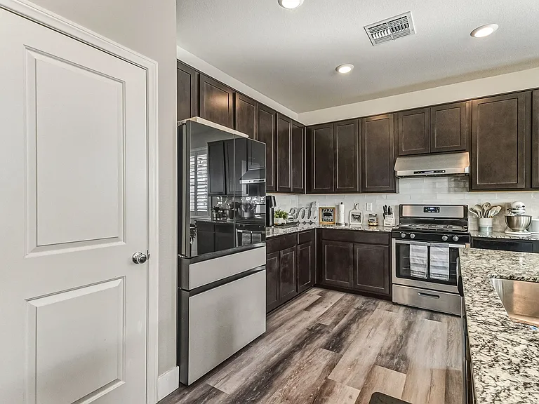 5390 Robinera Ct — Photo 50