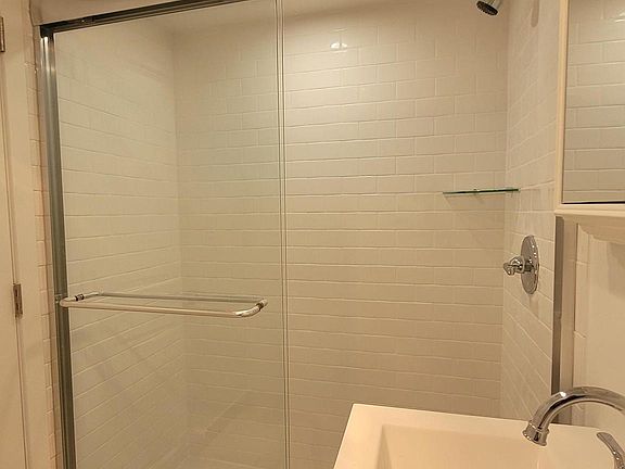 4th image of 224 W Rittenhouse Sq #30-802