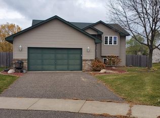 417 Cardinal Ct, Isanti, MN 55040