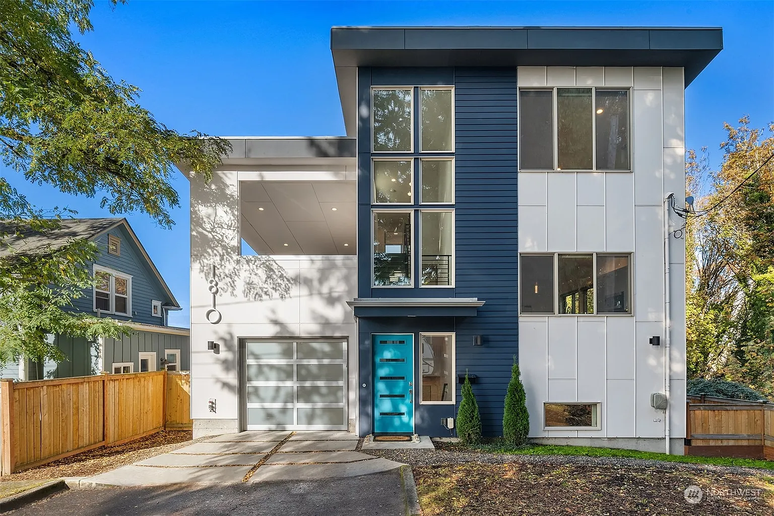 1810 SW Dakota Street photo 1