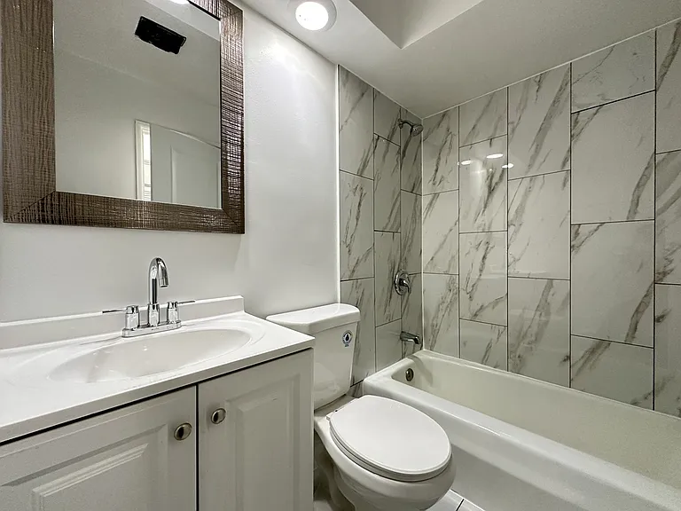 6830 N Sheridan Rd #452 — Photo 19