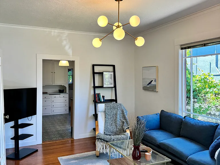 4987 Shafter Ave — Photo 7