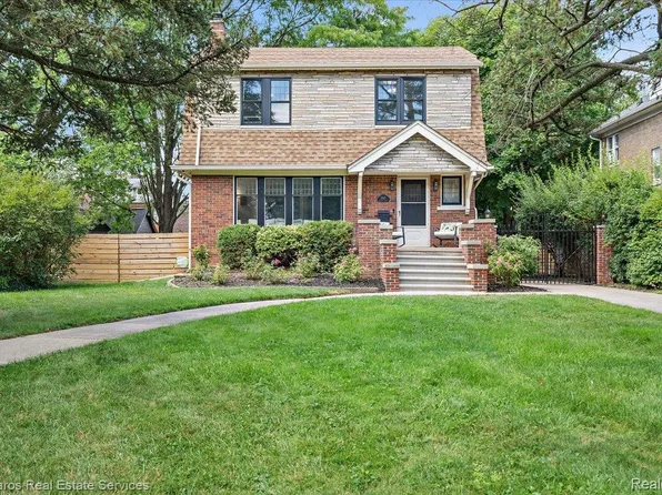 1447 Balfour St, Grosse Pointe Park, MI 48230