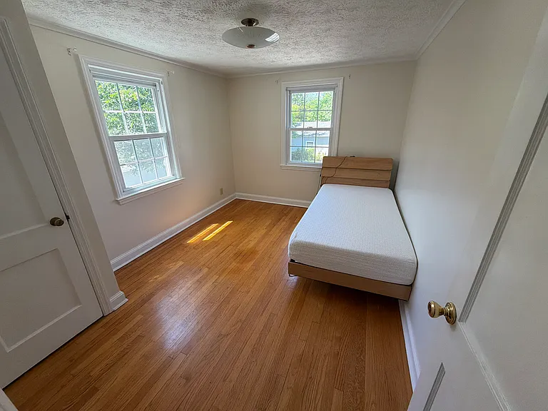 1136 Boulevard — Photo 3