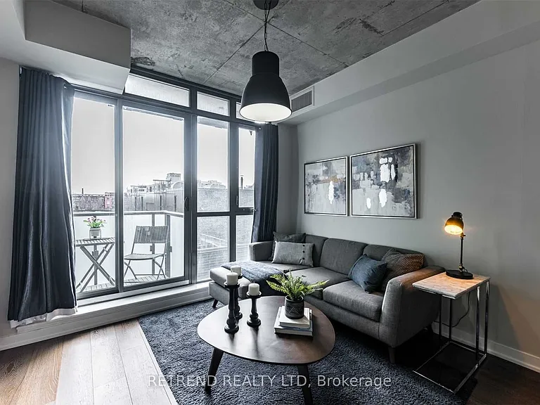 8 Gladstone Ave #413 — Photo 2