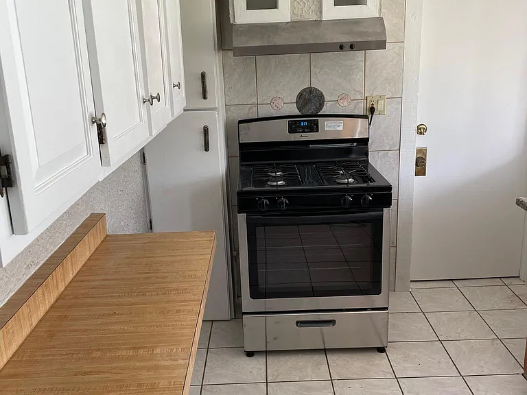 303 N Liberty St #1 — Photo 2