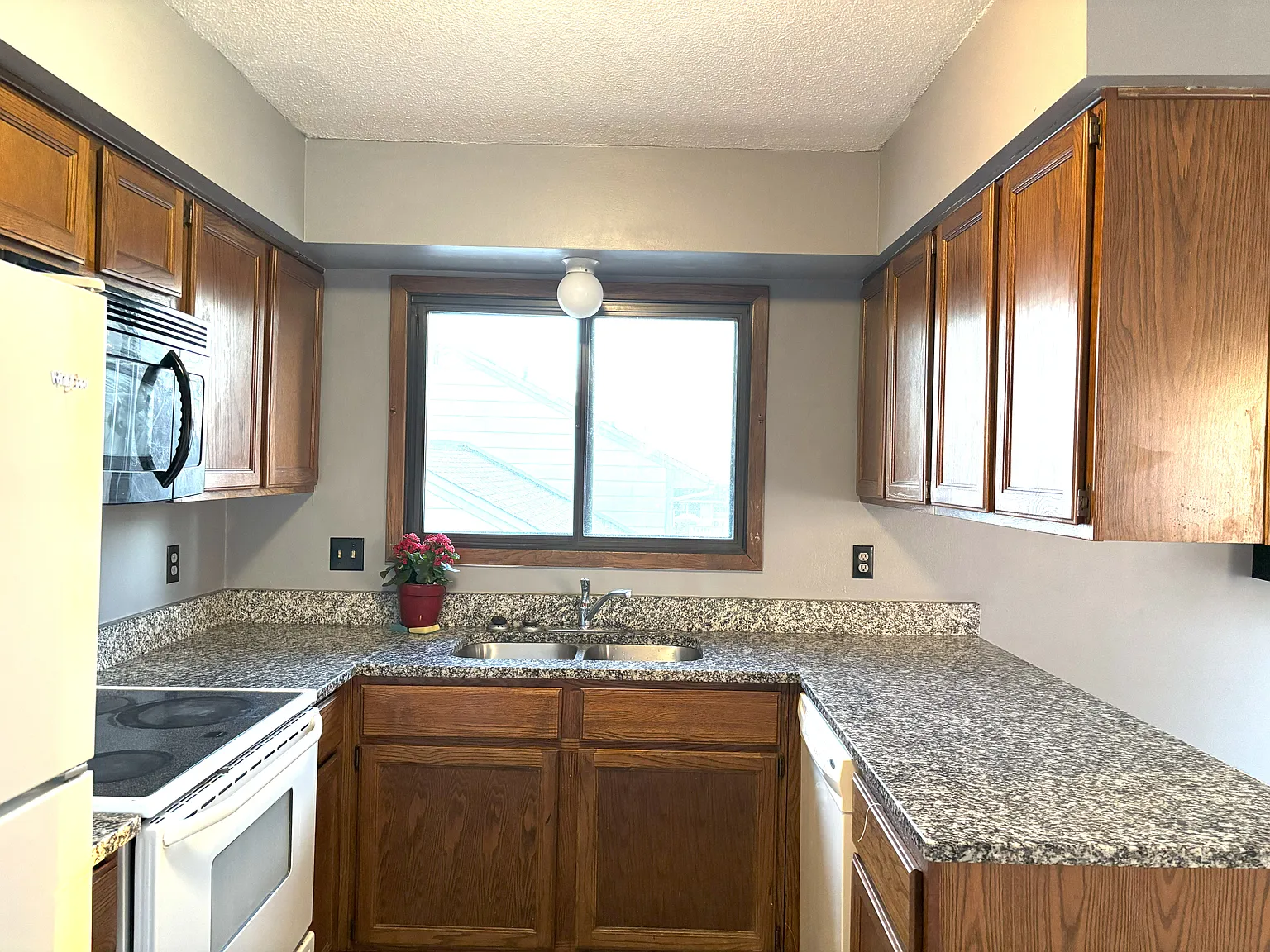 12333 Travois Rd — Photo 1